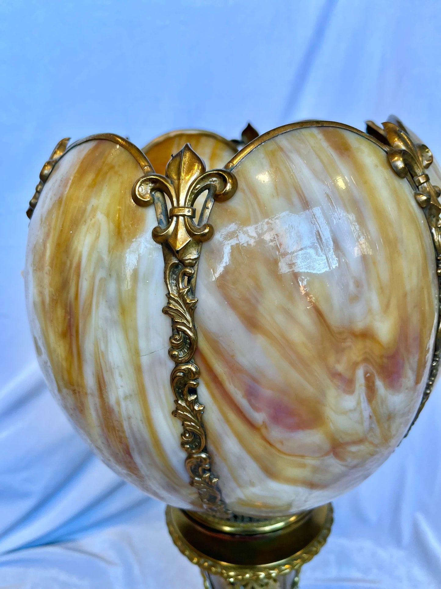 Slag Glass Brass Lamp with Fleur de Lis and Bows